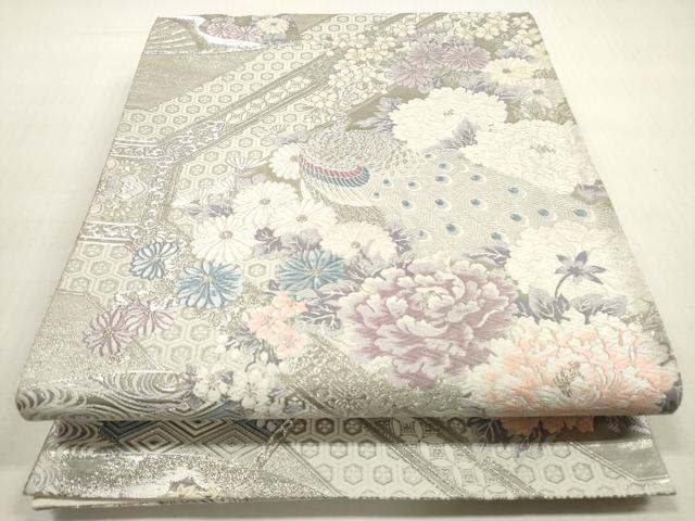 ■■■　サイズ　■■■ 長さ 426cm 幅 31cm程 ■■■　商品詳細　■■■ 【正絹・芯なし】 詳細に関しましては、画像をご確認ください。 大変上質な逸品になります。 お安く出品致しますので、是非この機会にいかがでしょうか？ ※汚れ等に関しましては、着用時には見えない部分になるかと思いますのであまり気にならずお召になれるかと思います。 ■■■　注意事項　■■■ ■モニター発色の具合により色合いが異なる場合がございます。 ■寸法は多少の誤差が生じる場合がございますのでご了承ください。 ■縫込みの長さが左右非対称の場合は短い部分を記載しております。 左右非対称であってもご返品・お値引き等の保証は出来かねますので、ご了承の上ご購入をお願い致します。 ■シミ等のチェックには注意を払っておりますが、見落としがある場合もございますし、個人の見解も様々ですので神経質な方のご購入はお控えください。 ■箪笥に入っておりました着物や帯なので畳みシワや匂いがあるものもございます。 ■お休みは基本的に土日祝となりますが、その他臨時でお休みする場合がございますのでご了承ください。 ■商品の発送は平日のみの発送となります。 ■夜間と土曜、日曜日はお問い合わせの回答が遅れる場合がございます。 ■当店では、お直し、紋入れ、お手入れ等は承っておりません。 ■生地の状態（ヤケ、経年劣化等）によってはサイズ直しが出来ない場合がございます。 その点もどうかご了承のうえ、ご購入をお願いいたします。 ■弊社で取り扱う商品は一点ものにつき、時期や在庫状況に応じて金額が変更となる場合がございます。 ■検針は行っておりません。予めご了承いただきますようお願いいたします。 ■【洗える着物】と記載のある商品におきましては、商品お届け後に洗濯を行ってしまってからのご返品にはご対応しかねます。 念の為、専門店でのお手入れをお願いいたします。 ■写真に写っている物が全てになります。それ以外の付属品はございませんのでご了承ください。 ■着物のサイズ目安は下記を参考ください↓ ＜女性着物＞　お端折り次第で＋5cm　－1cmが着用可能サイズ 　例）身丈170cmの場合、身長160cm～175cm ＜男性着物＞　身丈＋約25cm～27cm程が適応身長 　例）身丈155cmの場合、身長180～182cm