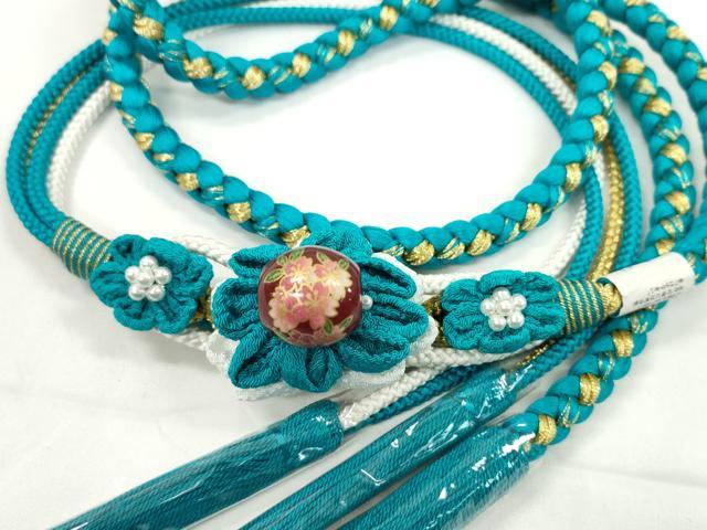 ■■■　サイズ　■■■ 長さ　約157cm（房を除く） ■■■　商品詳細　■■■ 【正絹・未使用】 状態は特に目立ったシミ汚れなどもなく大変良い状態です。 大変上質な逸品になります。 お安く出品致しますので、是非この機会にいかがでしょうか？ ■■■　注意事項　■■■ ■モニター発色の具合により色合いが異なる場合がございます。 ■寸法は多少の誤差が生じる場合がございますのでご了承ください。 ■縫込みの長さが左右非対称の場合は短い部分を記載しております。 左右非対称であってもご返品・お値引き等の保証は出来かねますので、ご了承の上ご購入をお願い致します。 ■シミ等のチェックには注意を払っておりますが、見落としがある場合もございますし、個人の見解も様々ですので神経質な方のご購入はお控えください。 ■箪笥に入っておりました着物や帯なので畳みシワや匂いがあるものもございます。 ■お休みは基本的に土日祝となりますが、その他臨時でお休みする場合がございますのでご了承ください。 ■商品の発送は平日のみの発送となります。 ■夜間と土曜、日曜日はお問い合わせの回答が遅れる場合がございます。 ■当店では、お直し、紋入れ、お手入れ等は承っておりません。 ■生地の状態（ヤケ、経年劣化等）によってはサイズ直しが出来ない場合がございます。 その点もどうかご了承のうえ、ご購入をお願いいたします。 ■弊社で取り扱う商品は一点ものにつき、時期や在庫状況に応じて金額が変更となる場合がございます。 ■検針は行っておりません。予めご了承いただきますようお願いいたします。 ■【洗える着物】と記載のある商品におきましては、商品お届け後に洗濯を行ってしまってからのご返品にはご対応しかねます。 念の為、専門店でのお手入れをお願いいたします。 ■着物のサイズ目安は下記を参考ください↓ ＜女性着物＞　お端折り次第で＋5cm　−1cmが着用可能サイズ 　例）身丈170cmの場合、身長160cm〜175cm ＜男性着物＞　身丈＋約25cm〜27cm程が適応身長 　例）身丈155cmの場合、身長180〜182cm