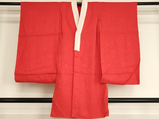 ■■■　サイズ　■■■ 【長襦袢】 身丈 91.5cm（肩から） 裄丈 45.5cm（肩上げ　5cm） 袖丈 66cm　縫込み 2.5cm 袖幅 31cm 前幅 24.5cm 後幅 24.5cm 着物縫いこみ 内揚げ 0cm （腰上げ　0cm） 裄 お袖側 約2cm　身頃側 約1cm ■■■　商品詳細　■■■ 長襦袢【正絹】の状態は接写画像のように表地・胴裏に汚れがございます。 大変上質な逸品になります。 お安く出品致しますので、是非この機会にいかがでしょうか？ ※大名袖になっております。 ■■■　注意事項　■■■ ■モニター発色の具合により色合いが異なる場合がございます。 ■寸法は多少の誤差が生じる場合がございますのでご了承ください。 ■縫込みの長さが左右非対称の場合は短い部分を記載しております。 左右非対称であってもご返品・お値引き等の保証は出来かねますので、ご了承の上ご購入をお願い致します。 ■シミ等のチェックには注意を払っておりますが、見落としがある場合もございますし、個人の見解も様々ですので神経質な方のご購入はお控えください。 ■箪笥に入っておりました着物や帯なので畳みシワや匂いがあるものもございます。 ■お休みは基本的に土日祝となりますが、その他臨時でお休みする場合がございますのでご了承ください。 ■商品の発送は平日のみの発送となります。 ■夜間と土曜、日曜日はお問い合わせの回答が遅れる場合がございます。 ■当店では、お直し、紋入れ、お手入れ等は承っておりません。 ■生地の状態（ヤケ、経年劣化等）によってはサイズ直しが出来ない場合がございます。 その点もどうかご了承のうえ、ご購入をお願いいたします。 ■弊社で取り扱う商品は一点ものにつき、時期や在庫状況に応じて金額が変更となる場合がございます。 ■検針は行っておりません。予めご了承いただきますようお願いいたします。 ■【洗える着物】と記載のある商品におきましては、商品お届け後に洗濯を行ってしまってからのご返品にはご対応しかねます。 念の為、専門店でのお手入れをお願いいたします。 ■写真に写っている物が全てになります。それ以外の付属品はございませんのでご了承ください。 ■状態に関する写真につきましては、掲載可能な写真枚数に限りがあるため、各箇所につき1枚参考画像を掲載しております。 ■着物のサイズ目安は下記を参考ください↓ ＜女性着物＞　お端折り次第で＋5cm　－1cmが着用可能サイズ 　例）身丈170cmの場合、身長160cm～175cm ＜男性着物＞　身丈＋約25cm～27cm程が適応身長 　例）身丈155cmの場合、身長180～182cm