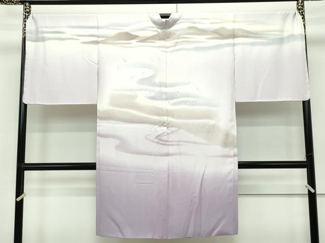 ■■■　サイズ　■■■ 身丈 112cm（肩から） 裄丈 72cm 袖丈 48cm 袖幅 37cm 前幅 24cm 後幅 32cm 裄 お袖側 約 3.5cm　身頃側 約 4.5cm ■■■　商品詳細　■■■ 【正絹・未使用】 状態は特に目...