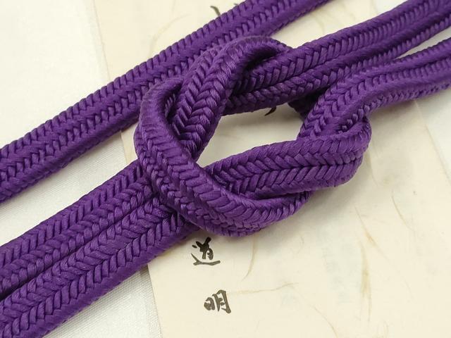 ■■■　サイズ　■■■ 長さ　約151cm（房を除く） ■■■　商品詳細　■■■ 【正絹】 状態は参考画像のように 所々に薄い汚れがございます。 大変上質な逸品になります。 お安く出品致しますので、是非この機会にいかがでしょうか？ ■■■　注意事項　■■■ ■モニター発色の具合により色合いが異なる場合がございます。 ■寸法は多少の誤差が生じる場合がございますのでご了承ください。 ■縫込みの長さが左右非対称の場合は短い部分を記載しております。 左右非対称であってもご返品・お値引き等の保証は出来かねますので、ご了承の上ご購入をお願い致します。 ■シミ等のチェックには注意を払っておりますが、見落としがある場合もございますし、個人の見解も様々ですので神経質な方のご購入はお控えください。 ■箪笥に入っておりました着物や帯なので畳みシワや匂いがあるものもございます。 ■お休みは基本的に土日祝となりますが、その他臨時でお休みする場合がございますのでご了承ください。 ■商品の発送は平日のみの発送となります。 ■夜間と土曜、日曜日はお問い合わせの回答が遅れる場合がございます。 ■当店では、お直し、紋入れ、お手入れ等は承っておりません。 ■生地の状態（ヤケ、経年劣化等）によってはサイズ直しが出来ない場合がございます。 その点もどうかご了承のうえ、ご購入をお願いいたします。 ■弊社で取り扱う商品は一点ものにつき、時期や在庫状況に応じて金額が変更となる場合がございます。 ■検針は行っておりません。予めご了承いただきますようお願いいたします。 ■【洗える着物】と記載のある商品におきましては、商品お届け後に洗濯を行ってしまってからのご返品にはご対応しかねます。 念の為、専門店でのお手入れをお願いいたします。 ■着物のサイズ目安は下記を参考ください↓ ＜女性着物＞　お端折り次第で＋5?　−10?が着用可能サイズ 　例）身丈170?の場合、身長160?〜175? ＜男性着物＞　身丈＋約25?〜27?程が適応身長 　例）身丈155?の場合、身長180〜182?