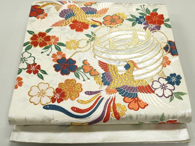 ■■■　サイズ　■■■ 長さ 452cm 幅 31cm程 ■■■　商品詳細　■■■ 【正絹・芯なし】 詳細に関しましては、画像をご確認ください。 大変上質な逸品になります。 お安く出品致しますので、是非この機会にいかがでしょうか？ ※たれ先未かがりですが着用には問題ありません。 ■■■　注意事項　■■■ ■モニター発色の具合により色合いが異なる場合がございます。 ■寸法は多少の誤差が生じる場合がございますのでご了承ください。 ■縫込みの長さが左右非対称の場合は短い部分を記載しております。 左右非対称であってもご返品・お値引き等の保証は出来かねますので、ご了承の上ご購入をお願い致します。 ■シミ等のチェックには注意を払っておりますが、見落としがある場合もございますし、個人の見解も様々ですので神経質な方のご購入はお控えください。 ■箪笥に入っておりました着物や帯なので畳みシワや匂いがあるものもございます。 ■お休みは基本的に土日祝となりますが、その他臨時でお休みする場合がございますのでご了承ください。 ■商品の発送は平日のみの発送となります。 ■夜間と土曜、日曜日はお問い合わせの回答が遅れる場合がございます。 ■当店では、お直し、紋入れ、お手入れ等は承っておりません。 ■生地の状態（ヤケ、経年劣化等）によってはサイズ直しが出来ない場合がございます。 その点もどうかご了承のうえ、ご購入をお願いいたします。 ■弊社で取り扱う商品は一点ものにつき、時期や在庫状況に応じて金額が変更となる場合がございます。 ■検針は行っておりません。予めご了承いただきますようお願いいたします。 ■【洗える着物】と記載のある商品におきましては、商品お届け後に洗濯を行ってしまってからのご返品にはご対応しかねます。 念の為、専門店でのお手入れをお願いいたします。 ■着物のサイズ目安は下記を参考ください↓ ＜女性着物＞　お端折り次第で＋5cm　−1cmが着用可能サイズ 　例）身丈170cmの場合、身長160cm〜175cm ＜男性着物＞　身丈＋約25cm〜27cm程が適応身長 　例）身丈155cmの場合、身長180〜182cm