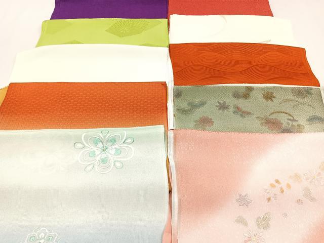 ■■■　商品詳細　■■■ 【正絹】 状態は特に目立ったシミ汚れなどもなく大変良い状態です。 大変上質な極上の逸品になります。 お安く出品致しますので、 ■■■　注意事項　■■■ ■モニター発色の具合により色合いが異なる場合がございます。 ■寸法は多少の誤差が生じる場合がございますのでご了承ください。 ■縫込みの長さが左右非対称の場合は短い部分を記載しております。 左右非対称であってもご返品・お値引き等の保証は出来かねますので、ご了承の上ご購入をお願い致します。 ■シミ等のチェックには注意を払っておりますが、見落としがある場合もございますし、個人の見解も様々ですので神経質な方のご購入はお控えください。 ■箪笥に入っておりました着物や帯なので畳みシワや匂いがあるものもございます。 ■お休みは基本的に土日祝となりますが、その他臨時でお休みする場合がございますのでご了承ください。 ■商品の発送は平日のみの発送となります。 ■夜間と土曜、日曜日はお問い合わせの回答が遅れる場合がございます。 ■当店では、お直し、紋入れ、お手入れ等は承っておりません。 ■生地の状態（ヤケ、経年劣化等）によってはサイズ直しが出来ない場合がございます。 その点もどうかご了承のうえ、ご購入をお願いいたします。 ■弊社で取り扱う商品は一点ものにつき、時期や在庫状況に応じて金額が変更となる場合がございます。 ■検針は行っておりません。予めご了承いただきますようお願いいたします。 ■【洗える着物】と記載のある商品におきましては、商品お届け後に洗濯を行ってしまってからのご返品にはご対応しかねます。 念の為、専門店でのお手入れをお願いいたします。 ■着物のサイズ目安は下記を参考ください↓ ＜女性着物＞　お端折り次第で＋5cm　−1cmが着用可能サイズ 　例）身丈170cmの場合、身長160cm〜175cm ＜男性着物＞　身丈＋約25cm〜27cm程が適応身長 　例）身丈155cmの場合、身長180〜182cm