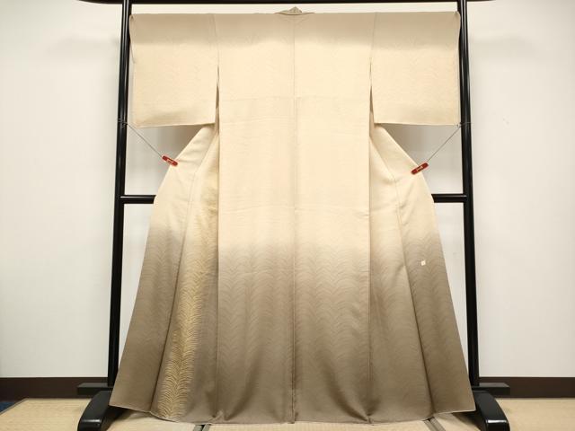 Rakuten - 平和屋本店●極上　皇室献上作家　北出与三郎　訪問着　大王松　暈し染め　金彩　薄香色地　逸品　CYAA5056s6