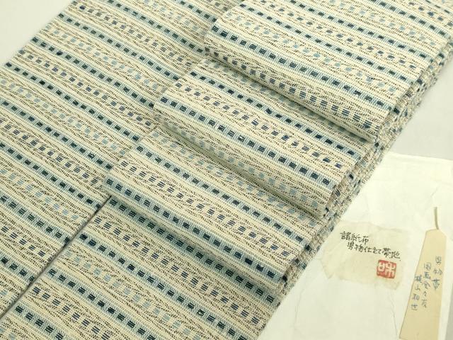 ■■■　サイズ　■■■ 長さ 372cm　幅 10.5cm程 ■■■　商品詳細　■■■ 【諸紙布】 状態は締めてはおりますが 特に目立ったシミ汚れなどもなく大変良い状態です。 梶山和世(かじやまかずよ)は、 日本の伝統的な織物技法である「紙布(しふ)」や「絹紙布(けんしふ)」を手掛ける著名な染織家です。 伝統ある美術団体「国画会(国展)」の工芸部会員として活躍しています。 大変希少な極上の逸品になります。 お安く出品致しますので、是非この機会にいかがでしょうか？ ■■■　注意事項　■■■ ■モニター発色の具合により色合いが異なる場合がございます。 ■寸法は多少の誤差が生じる場合がございますのでご了承ください。 ■縫込みの長さが左右非対称の場合は短い部分を記載しております。 左右非対称であってもご返品・お値引き等の保証は出来かねますので、ご了承の上ご購入をお願い致します。 ■シミ等のチェックには注意を払っておりますが、見落としがある場合もございますし、個人の見解も様々ですので神経質な方のご購入はお控えください。 ■箪笥に入っておりました着物や帯なので畳みシワや匂いがあるものもございます。 ■お休みは基本的に土日祝となりますが、その他臨時でお休みする場合がございますのでご了承ください。 ■商品の発送は平日のみの発送となります。 ■夜間と土曜、日曜日はお問い合わせの回答が遅れる場合がございます。 ■当店では、お直し、紋入れ、お手入れ等は承っておりません。 ■生地の状態（ヤケ、経年劣化等）によってはサイズ直しが出来ない場合がございます。 その点もどうかご了承のうえ、ご購入をお願いいたします。 ■弊社で取り扱う商品は一点ものにつき、時期や在庫状況に応じて金額が変更となる場合がございます。 ■検針は行っておりません。予めご了承いただきますようお願いいたします。 ■【洗える着物】と記載のある商品におきましては、商品お届け後に洗濯を行ってしまってからのご返品にはご対応しかねます。 念の為、専門店でのお手入れをお願いいたします。 ■写真に写っている物が全てになります。 それ以外の付属品はございませんのでご了承ください。 ■状態に関する写真につきましては、掲載可能な写真枚数に限りがあるため、 各箇所につき1枚参考画像を掲載しております。 ■着物のサイズ目安は下記を参考ください↓ ＜女性着物＞　お端折り次第で＋5cm　−10cmが着用可能サイズ 　例）身丈170cmの場合、身長160cm〜175cm ＜男性着物＞　身丈＋約25cm〜27cm程が適応身長 　例）身丈155cmの場合、身長180cm〜182cm