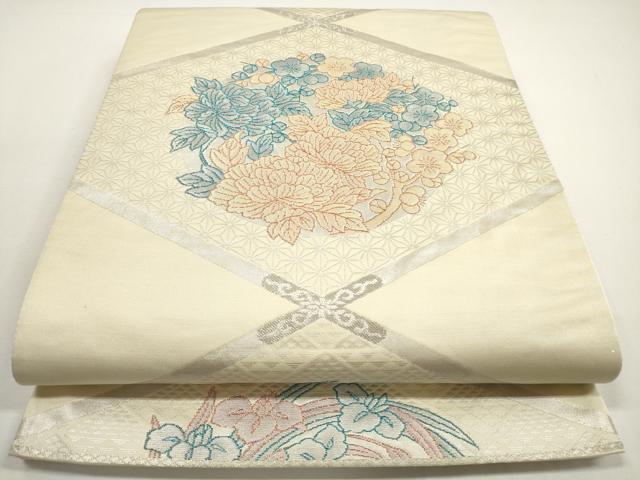 ■■■　サイズ　■■■ 長さ 416cm 幅 30.5cm程 ■■■　商品詳細　■■■ 【正絹】 詳細に関しましては、画像をご確認ください。 大変上質な逸品になります。 お安く出品致しますので、是非この機会にいかがでしょうか？ ※汚れ等に関しましては、着用時には見えない部分になるかと思いますのであまり気にならずお召になれるかと思います。 ■■■　注意事項　■■■ ■モニター発色の具合により色合いが異なる場合がございます。 ■寸法は多少の誤差が生じる場合がございますのでご了承ください。 ■縫込みの長さが左右非対称の場合は短い部分を記載しております。 左右非対称であってもご返品・お値引き等の保証は出来かねますので、ご了承の上ご購入をお願い致します。 ■シミ等のチェックには注意を払っておりますが、見落としがある場合もございますし、個人の見解も様々ですので神経質な方のご購入はお控えください。 ■箪笥に入っておりました着物や帯なので畳みシワや匂いがあるものもございます。 ■お休みは基本的に土日祝となりますが、その他臨時でお休みする場合がございますのでご了承ください。 ■商品の発送は平日のみの発送となります。 ■夜間と土曜、日曜日はお問い合わせの回答が遅れる場合がございます。 ■当店では、お直し、紋入れ、お手入れ等は承っておりません。 ■生地の状態（ヤケ、経年劣化等）によってはサイズ直しが出来ない場合がございます。 その点もどうかご了承のうえ、ご購入をお願いいたします。 ■弊社で取り扱う商品は一点ものにつき、時期や在庫状況に応じて金額が変更となる場合がございます。 ■検針は行っておりません。予めご了承いただきますようお願いいたします。 ■【洗える着物】と記載のある商品におきましては、商品お届け後に洗濯を行ってしまってからのご返品にはご対応しかねます。 念の為、専門店でのお手入れをお願いいたします。 ■着物のサイズ目安は下記を参考ください↓ ＜女性着物＞　お端折り次第で＋5cm　−1cmが着用可能サイズ 　例）身丈170cmの場合、身長160cm〜175cm ＜男性着物＞　身丈＋約25cm〜27cm程が適応身長 　例）身丈155cmの場合、身長180〜182cm