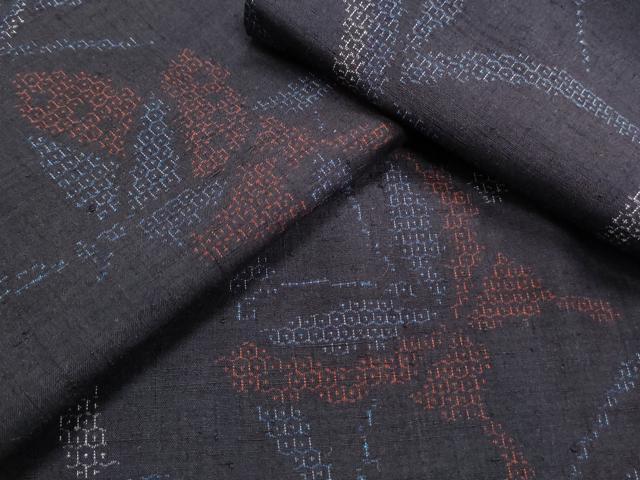 ■■■　サイズ　■■■ 身丈 154cm（肩から） 裄丈 64.5cm 袖丈 47cm　縫込み 5cm 袖幅 32cm 前幅 23cm 後幅 28.5cm 着物縫いこみ 内揚げ 10cm 裄 お袖側 約4cm　身頃側 約3cm ■■■　商品...