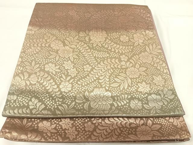 ■■■　サイズ　■■■ 長さ 428cm 幅 31cm程 ■■■　商品詳細　■■■ 【正絹・芯なし】 詳細に関しましては、画像をご確認ください。 大変上質な逸品になります。 お安く出品致しますので、是非この機会にいかがでしょうか？ ■■■　注意事項　■■■ ■モニター発色の具合により色合いが異なる場合がございます。 ■寸法は多少の誤差が生じる場合がございますのでご了承ください。 ■縫込みの長さが左右非対称の場合は短い部分を記載しております。 左右非対称であってもご返品・お値引き等の保証は出来かねますので、ご了承の上ご購入をお願い致します。 ■シミ等のチェックには注意を払っておりますが、見落としがある場合もございますし、個人の見解も様々ですので神経質な方のご購入はお控えください。 ■箪笥に入っておりました着物や帯なので畳みシワや匂いがあるものもございます。 ■お休みは基本的に土日祝となりますが、その他臨時でお休みする場合がございますのでご了承ください。 ■商品の発送は平日のみの発送となります。 ■夜間と土曜、日曜日はお問い合わせの回答が遅れる場合がございます。 ■当店では、お直し、紋入れ、お手入れ等は承っておりません。 ■生地の状態（ヤケ、経年劣化等）によってはサイズ直しが出来ない場合がございます。 その点もどうかご了承のうえ、ご購入をお願いいたします。 ■弊社で取り扱う商品は一点ものにつき、時期や在庫状況に応じて金額が変更となる場合がございます。 ■検針は行っておりません。予めご了承いただきますようお願いいたします。 ■【洗える着物】と記載のある商品におきましては、商品お届け後に洗濯を行ってしまってからのご返品にはご対応しかねます。 念の為、専門店でのお手入れをお願いいたします。 ■着物のサイズ目安は下記を参考ください↓ ＜女性着物＞　お端折り次第で＋5cm　−1cmが着用可能サイズ 　例）身丈170cmの場合、身長160cm〜175cm ＜男性着物＞　身丈＋約25cm〜27cm程が適応身長 　例）身丈155cmの場合、身長180〜182cm