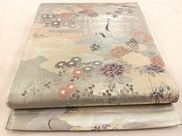 ■■■　サイズ　■■■ 長さ 432cm 幅 31.5cm程 ■■■　商品詳細　■■■ 【正絹・芯なし】 詳細に関しましては、画像をご確認ください。 大変上質な逸品になります。 お安く出品致しますので、是非この機会にいかがでしょうか？ ※汚れ等に関しましては、着用時には見えない部分になるかと思いますのであまり気にならずお召になれるかと思います。 ■■■　注意事項　■■■ ■モニター発色の具合により色合いが異なる場合がございます。 ■寸法は多少の誤差が生じる場合がございますのでご了承ください。 ■縫込みの長さが左右非対称の場合は短い部分を記載しております。 左右非対称であってもご返品・お値引き等の保証は出来かねますので、ご了承の上ご購入をお願い致します。 ■シミ等のチェックには注意を払っておりますが、見落としがある場合もございますし、個人の見解も様々ですので神経質な方のご購入はお控えください。 ■箪笥に入っておりました着物や帯なので畳みシワや匂いがあるものもございます。 ■お休みは基本的に土日祝となりますが、その他臨時でお休みする場合がございますのでご了承ください。 ■商品の発送は平日のみの発送となります。 ■夜間と土曜、日曜日はお問い合わせの回答が遅れる場合がございます。 ■当店では、お直し、紋入れ、お手入れ等は承っておりません。 ■生地の状態（ヤケ、経年劣化等）によってはサイズ直しが出来ない場合がございます。 その点もどうかご了承のうえ、ご購入をお願いいたします。 ■弊社で取り扱う商品は一点ものにつき、時期や在庫状況に応じて金額が変更となる場合がございます。 ■検針は行っておりません。予めご了承いただきますようお願いいたします。 ■【洗える着物】と記載のある商品におきましては、商品お届け後に洗濯を行ってしまってからのご返品にはご対応しかねます。 念の為、専門店でのお手入れをお願いいたします。 ■着物のサイズ目安は下記を参考ください↓ ＜女性着物＞　お端折り次第で＋5cm　−1cmが着用可能サイズ 　例）身丈170cmの場合、身長160cm〜175cm ＜男性着物＞　身丈＋約25cm〜27cm程が適応身長 　例）身丈155cmの場合、身長180〜182cm