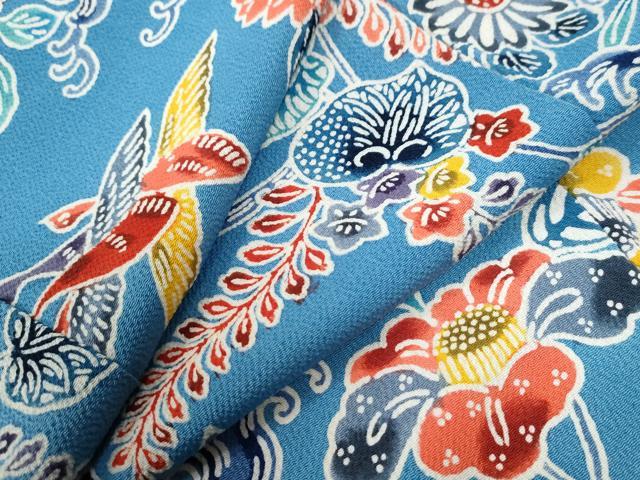 ■■■　サイズ　■■■ 身丈 155cm（肩から） 裄丈 63cm 袖丈 49cm　縫込み 4.5cm 袖幅 33cm 前幅 23cm 後幅 29cm 着物縫いこみ 内揚げ 0cm 裄 お袖側 約1cm　身頃側 約4cm ■■■　商品詳細　■■■ 【正絹】 状態は特に目立ったシミ汚れなどもなく大変良い状態です。 大変上質な逸品になります。 お安く出品致しますので、是非この機会にいかがでしょうか？ ■■■　注意事項　■■■ ■モニター発色の具合により色合いが異なる場合がございます。 ■寸法は多少の誤差が生じる場合がございますのでご了承ください。 ■縫込みの長さが左右非対称の場合は短い部分を記載しております。 左右非対称であってもご返品・お値引き等の保証は出来かねますので、ご了承の上ご購入をお願い致します。 ■シミ等のチェックには注意を払っておりますが、見落としがある場合もございますし、個人の見解も様々ですので神経質な方のご購入はお控えください。 ■箪笥に入っておりました着物や帯なので畳みシワや匂いがあるものもございます。 ■お休みは基本的に土日祝となりますが、その他臨時でお休みする場合がございますのでご了承ください。 ■商品の発送は平日のみの発送となります。 ■夜間と土曜、日曜日はお問い合わせの回答が遅れる場合がございます。 ■当店では、お直し、紋入れ、お手入れ等は承っておりません。 ■生地の状態（ヤケ、経年劣化等）によってはサイズ直しが出来ない場合がございます。 その点もどうかご了承のうえ、ご購入をお願いいたします。 ■弊社で取り扱う商品は一点ものにつき、時期や在庫状況に応じて金額が変更となる場合がございます。 ■検針は行っておりません。予めご了承いただきますようお願いいたします。 ■【洗える着物】と記載のある商品におきましては、商品お届け後に洗濯を行ってしまってからのご返品にはご対応しかねます。 念の為、専門店でのお手入れをお願いいたします。 ■着物のサイズ目安は下記を参考ください↓ ＜女性着物＞　お端折り次第で＋5cm　−1cmが着用可能サイズ 　例）身丈170cmの場合、身長160cm〜175cm ＜男性着物＞　身丈＋約25cm〜27cm程が適応身長 　例）身丈155cmの場合、身長180〜182cm