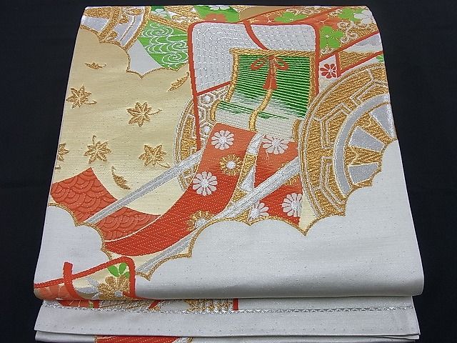 平和屋着物■六通柄袋帯　唐織　雲取り御所車　金銀糸　逸品　n-di0145