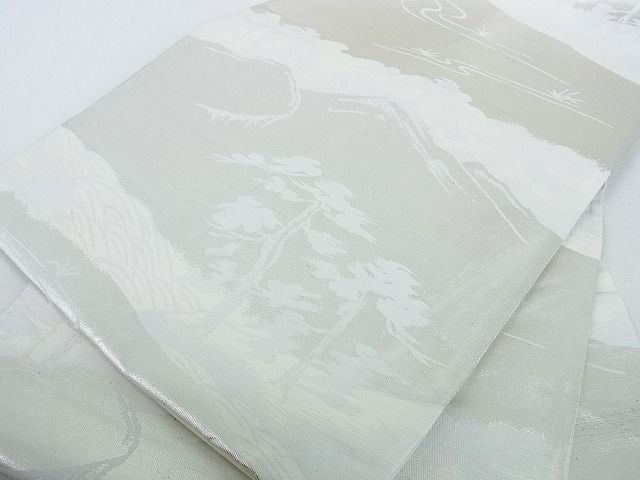 ■■■　サイズ　■■■ 長さ 432cm 幅 30.5cm程 ■■■　商品詳細　■■■ 【正絹・芯なし】 状態は接写画像のように たれ先上部・太鼓下部・裏地に薄い汚れがございますが その他特に目立ったシミ汚れなどもなく大変良い状態です。 着用時には見えない部分になるかと思いますのであまり気にならずお召になれるかと思います。 ■■■　注意事項　■■■ ■モニター発色の具合により色合いが異なる場合がご