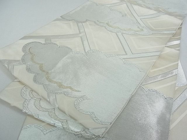 平和屋着物■六通柄袋帯　唐織　雲取り檜垣文　金銀糸　逸品　we1899