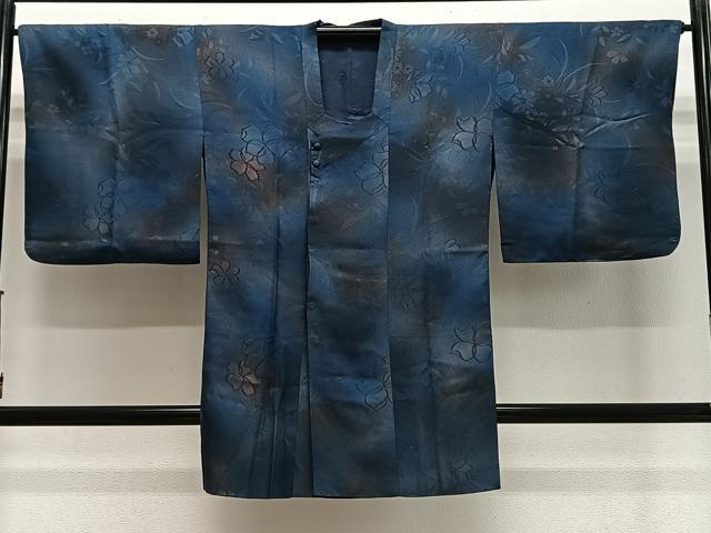 ■■■　サイズ　■■■ 身丈 103.5cm（肩から） 裄丈 68cm 袖丈 47cm　縫込み 7.5cm 袖幅 35cm 前幅 19cm 後幅 29cm 裄 お袖側 約0cm　身頃側 約3cm ■■■　商品詳細　■■■ 【化繊】 状態は特に目立ったシミ汚れなどもなく大変良い状態です。 お安く出品致しますので、是非この機会にいかがでしょうか？ ■■■　注意事項　■■■ ■モニター発色の具合により色