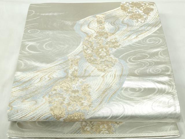 ■■■　サイズ　■■■ 長さ 428cm 幅 30cm程 ■■■　商品詳細　■■■ 【正絹】 詳細に関しましては、画像をご確認ください。 大変上質な逸品になります。 お安く出品致しますので、是非この機会にいかがでしょうか？ ■■■　注意事項　■■■ ■モニター発色の具合により色合いが異なる場合がございます。 ■寸法は多少の誤差が生じる場合がございますのでご了承ください。 ■縫込みの長さが左右非対称の場合は短い部分を記載しております。 左右非対称であってもご返品・お値引き等の保証は出来かねますので、ご了承の上ご購入をお願い致します。 ■シミ等のチェックには注意を払っておりますが、見落としがある場合もございますし、個人の見解も様々ですので神経質な方のご購入はお控えください。 ■箪笥に入っておりました着物や帯なので畳みシワや匂いがあるものもございます。 ■お休みは基本的に土日祝となりますが、その他臨時でお休みする場合がございますのでご了承ください。 ■商品の発送は平日のみの発送となります。 ■夜間と土曜、日曜日はお問い合わせの回答が遅れる場合がございます。 ■当店では、お直し、紋入れ、お手入れ等は承っておりません。 ■生地の状態（ヤケ、経年劣化等）によってはサイズ直しが出来ない場合がございます。 その点もどうかご了承のうえ、ご購入をお願いいたします。 ■弊社で取り扱う商品は一点ものにつき、時期や在庫状況に応じて金額が変更となる場合がございます。 ■検針は行っておりません。予めご了承いただきますようお願いいたします。 ■【洗える着物】と記載のある商品におきましては、商品お届け後に洗濯を行ってしまってからのご返品にはご対応しかねます。 念の為、専門店でのお手入れをお願いいたします。 ■着物のサイズ目安は下記を参考ください↓ ＜女性着物＞　お端折り次第で＋5cm　−1cmが着用可能サイズ 　例）身丈170cmの場合、身長160cm〜175cm ＜男性着物＞　身丈＋約25cm〜27cm程が適応身長 　例）身丈155cmの場合、身長180〜182cm