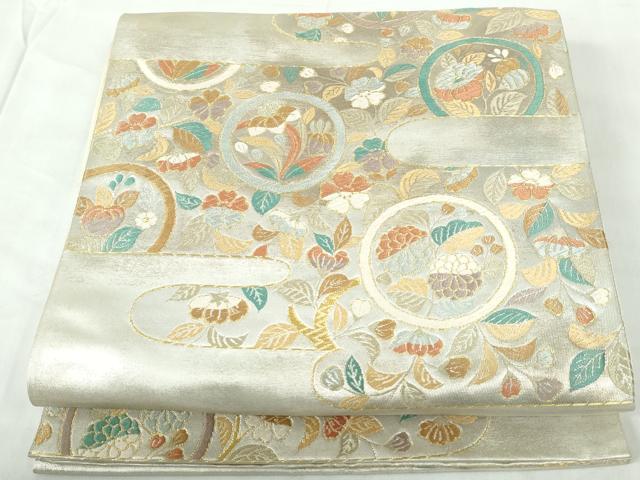 ■■■　サイズ　■■■ 長さ 428cm 幅 31cm程 ■■■　商品詳細　■■■ 【正絹・芯なし】 詳細に関しましては、画像をご確認ください。 大変上質な逸品になります。 お安く出品致しますので、是非この機会にいかがでしょうか？ ※汚れ等に関しましては、着用時には見えない部分になるかと思いますのであまり気にならずお召になれるかと思います。 ■■■　注意事項　■■■ ■モニター発色の具合により色合いが異なる場合がございます。 ■寸法は多少の誤差が生じる場合がございますのでご了承ください。 ■縫込みの長さが左右非対称の場合は短い部分を記載しております。 左右非対称であってもご返品・お値引き等の保証は出来かねますので、ご了承の上ご購入をお願い致します。 ■シミ等のチェックには注意を払っておりますが、見落としがある場合もございますし、個人の見解も様々ですので神経質な方のご購入はお控えください。 ■箪笥に入っておりました着物や帯なので畳みシワや匂いがあるものもございます。 ■お休みは基本的に土日祝となりますが、その他臨時でお休みする場合がございますのでご了承ください。 ■商品の発送は平日のみの発送となります。 ■夜間と土曜、日曜日はお問い合わせの回答が遅れる場合がございます。 ■当店では、お直し、紋入れ、お手入れ等は承っておりません。 ■生地の状態（ヤケ、経年劣化等）によってはサイズ直しが出来ない場合がございます。 その点もどうかご了承のうえ、ご購入をお願いいたします。 ■弊社で取り扱う商品は一点ものにつき、時期や在庫状況に応じて金額が変更となる場合がございます。 ■検針は行っておりません。予めご了承いただきますようお願いいたします。 ■【洗える着物】と記載のある商品におきましては、商品お届け後に洗濯を行ってしまってからのご返品にはご対応しかねます。 念の為、専門店でのお手入れをお願いいたします。 ■着物のサイズ目安は下記を参考ください↓ ＜女性着物＞　お端折り次第で＋5cm　−1cmが着用可能サイズ 　例）身丈170cmの場合、身長160cm〜175cm ＜男性着物＞　身丈＋約25cm〜27cm程が適応身長 　例）身丈155cmの場合、身長180〜182cm