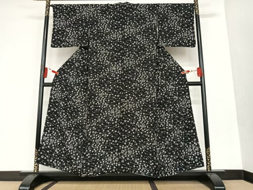 平和屋着物■上質な小紋 敷松葉花文 黒地 正絹 逸品 AAAS7169zg 平和屋着物■上質な小紋 敷松葉花文 黒地 正絹 逸品 AAAS7169zg