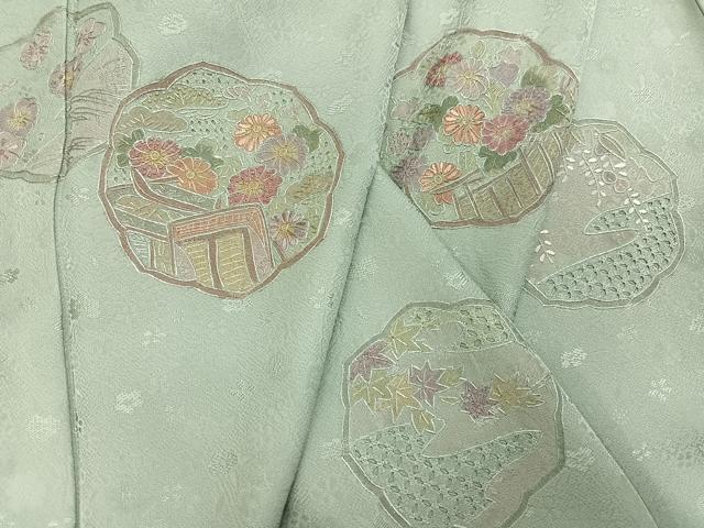 ■■■　サイズ　■■■ 身丈 160cm（肩から） 裄丈 64.5cm 袖丈 47.5cm　縫込み 6.5cm 袖幅 32cm 前幅 26cm 後幅 31.5cm 着物縫いこみ 内揚げ 7cm 裄 お袖側 約4cm　身頃側 約2.5cm ■■■　商品詳細　■■■ 【正絹・未使用】 状態は特に目立ったシミ汚れなどもなく大変良い状態です。 大変上質な逸品になります。 お安く出品致しますので、是非この機会にいかがでしょうか？ ■■■　注意事項　■■■ ■モニター発色の具合により色合いが異なる場合がございます。 ■寸法は多少の誤差が生じる場合がございますのでご了承ください。 ■縫込みの長さが左右非対称の場合は短い部分を記載しております。 左右非対称であってもご返品・お値引き等の保証は出来かねますので、ご了承の上ご購入をお願い致します。 ■シミ等のチェックには注意を払っておりますが、見落としがある場合もございますし、個人の見解も様々ですので神経質な方のご購入はお控えください。 ■箪笥に入っておりました着物や帯なので畳みシワや匂いがあるものもございます。 ■お休みは基本的に土日祝となりますが、その他臨時でお休みする場合がございますのでご了承ください。 ■商品の発送は平日のみの発送となります。 ■夜間と土曜、日曜日はお問い合わせの回答が遅れる場合がございます。 ■当店では、お直し、紋入れ、お手入れ等は承っておりません。 ■生地の状態（ヤケ、経年劣化等）によってはサイズ直しが出来ない場合がございます。 その点もどうかご了承のうえ、ご購入をお願いいたします。 ■弊社で取り扱う商品は一点ものにつき、時期や在庫状況に応じて金額が変更となる場合がございます。 ■検針は行っておりません。予めご了承いただきますようお願いいたします。 ■【洗える着物】と記載のある商品におきましては、商品お届け後に洗濯を行ってしまってからのご返品にはご対応しかねます。 念の為、専門店でのお手入れをお願いいたします。 ■写真に写っている物が全てになります。それ以外の付属品はございませんのでご了承ください。 ■状態に関する写真につきましては、掲載可能な写真枚数に限りがあるため、各箇所につき1枚参考画像を掲載しております。 ■着物のサイズ目安は下記を参考ください↓ ＜女性着物＞　お端折り次第で＋5cm　−1cmが着用可能サイズ 　例）身丈170cmの場合、身長160cm〜175cm ＜男性着物＞　身丈＋約25cm〜27cm程が適応身長 　例）身丈155cmの場合、身長180〜182cm