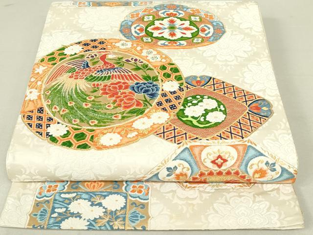 ■■■　サイズ　■■■ 長さ 416cm 幅 30.5cm程 ■■■　商品詳細　■■■ 【正絹】 詳細に関しましては、画像をご確認ください。 大変上質な逸品になります。 お安く出品致しますので、是非この機会にいかがでしょうか？ ■■■　注意事項　■■■ ■モニター発色の具合により色合いが異なる場合がございます。 ■寸法は多少の誤差が生じる場合がございますのでご了承ください。 ■縫込みの長さが左右非対称の場合は短い部分を記載しております。 左右非対称であってもご返品・お値引き等の保証は出来かねますので、ご了承の上ご購入をお願い致します。 ■シミ等のチェックには注意を払っておりますが、見落としがある場合もございますし、個人の見解も様々ですので神経質な方のご購入はお控えください。 ■箪笥に入っておりました着物や帯なので畳みシワや匂いがあるものもございます。 ■お休みは基本的に土日祝となりますが、その他臨時でお休みする場合がございますのでご了承ください。 ■商品の発送は平日のみの発送となります。 ■夜間と土曜、日曜日はお問い合わせの回答が遅れる場合がございます。 ■当店では、お直し、紋入れ、お手入れ等は承っておりません。 ■生地の状態（ヤケ、経年劣化等）によってはサイズ直しが出来ない場合がございます。 その点もどうかご了承のうえ、ご購入をお願いいたします。 ■弊社で取り扱う商品は一点ものにつき、時期や在庫状況に応じて金額が変更となる場合がございます。 ■検針は行っておりません。予めご了承いただきますようお願いいたします。 ■【洗える着物】と記載のある商品におきましては、商品お届け後に洗濯を行ってしまってからのご返品にはご対応しかねます。 念の為、専門店でのお手入れをお願いいたします。 ■着物のサイズ目安は下記を参考ください↓ ＜女性着物＞　お端折り次第で＋5?　−10?が着用可能サイズ 　例）身丈170?の場合、身長160?〜175? ＜男性着物＞　身丈＋約25?〜27?程が適応身長 　例）身丈155?の場合、身長180〜182?