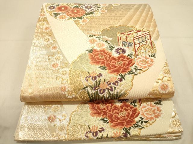 ■■■　サイズ　■■■ 長さ 428cm 幅 31cm程 ■■■　商品詳細　■■■ 【正絹】 詳細に関しましては、画像をご確認ください。 大変上質な逸品になります。 お安く出品致しますので、是非この機会にいかがでしょうか？ ※汚れ等に関しましては、着用時には見えない部分になるかと思いますのであまり気にならずお召になれるかと思います。 ■■■　注意事項　■■■ ■モニター発色の具合により色合いが異なる場合がございます。 ■寸法は多少の誤差が生じる場合がございますのでご了承ください。 ■縫込みの長さが左右非対称の場合は短い部分を記載しております。 左右非対称であってもご返品・お値引き等の保証は出来かねますので、ご了承の上ご購入をお願い致します。 ■シミ等のチェックには注意を払っておりますが、見落としがある場合もございますし、個人の見解も様々ですので神経質な方のご購入はお控えください。 ■箪笥に入っておりました着物や帯なので畳みシワや匂いがあるものもございます。 ■お休みは基本的に土日祝となりますが、その他臨時でお休みする場合がございますのでご了承ください。 ■商品の発送は平日のみの発送となります。 ■夜間と土曜、日曜日はお問い合わせの回答が遅れる場合がございます。 ■当店では、お直し、紋入れ、お手入れ等は承っておりません。 ■生地の状態（ヤケ、経年劣化等）によってはサイズ直しが出来ない場合がございます。 その点もどうかご了承のうえ、ご購入をお願いいたします。 ■弊社で取り扱う商品は一点ものにつき、時期や在庫状況に応じて金額が変更となる場合がございます。 ■検針は行っておりません。予めご了承いただきますようお願いいたします。 ■【洗える着物】と記載のある商品におきましては、商品お届け後に洗濯を行ってしまってからのご返品にはご対応しかねます。 念の為、専門店でのお手入れをお願いいたします。 ■着物のサイズ目安は下記を参考ください↓ ＜女性着物＞　お端折り次第で＋5cm　−1cmが着用可能サイズ 　例）身丈170cmの場合、身長160cm〜175cm ＜男性着物＞　身丈＋約25cm〜27cm程が適応身長 　例）身丈155cmの場合、身長180〜182cm