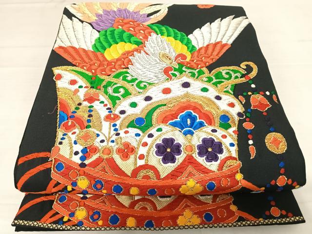 ■■■　サイズ　■■■ 長さ 426cm 幅 30.5cm程 ■■■　商品詳細　■■■ 【正絹】 詳細に関しましては、画像をご確認ください。 大変上質な逸品になります。 お安く出品致しますので、是非この機会にいかがでしょうか？ ■■■　注意事項　■■■ ■モニター発色の具合により色合いが異なる場合がございます。 ■寸法は多少の誤差が生じる場合がございますのでご了承ください。 ■縫込みの長さが左右非対称の場合は短い部分を記載しております。 左右非対称であってもご返品・お値引き等の保証は出来かねますので、ご了承の上ご購入をお願い致します。 ■シミ等のチェックには注意を払っておりますが、見落としがある場合もございますし、個人の見解も様々ですので神経質な方のご購入はお控えください。 ■箪笥に入っておりました着物や帯なので畳みシワや匂いがあるものもございます。 ■お休みは基本的に土日祝となりますが、その他臨時でお休みする場合がございますのでご了承ください。 ■商品の発送は平日のみの発送となります。 ■夜間と土曜、日曜日はお問い合わせの回答が遅れる場合がございます。 ■当店では、お直し、紋入れ、お手入れ等は承っておりません。 ■生地の状態（ヤケ、経年劣化等）によってはサイズ直しが出来ない場合がございます。 その点もどうかご了承のうえ、ご購入をお願いいたします。 ■弊社で取り扱う商品は一点ものにつき、時期や在庫状況に応じて金額が変更となる場合がございます。 ■検針は行っておりません。予めご了承いただきますようお願いいたします。 ■【洗える着物】と記載のある商品におきましては、商品お届け後に洗濯を行ってしまってからのご返品にはご対応しかねます。 念の為、専門店でのお手入れをお願いいたします。 ■着物のサイズ目安は下記を参考ください↓ ＜女性着物＞　お端折り次第で＋5cm　−1cmが着用可能サイズ 　例）身丈170cmの場合、身長160cm〜175cm ＜男性着物＞　身丈＋約25cm〜27cm程が適応身長 　例）身丈155cmの場合、身長180〜182cm