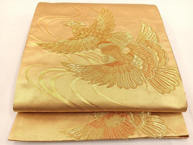 ■■■　サイズ　■■■ 長さ 426cm 幅 30.5cm程 ■■■　商品詳細　■■■ 【正絹・芯なし】 詳細に関しましては、画像をご確認ください。 大変上質な逸品になります。 お安く出品致しますので、是非この機会にいかがでしょうか？ ■■■　注意事項　■■■ ■モニター発色の具合により色合いが異なる場合がございます。 ■寸法は多少の誤差が生じる場合がございますのでご了承ください。 ■縫込みの長さが左右非対称の場合は短い部分を記載しております。 左右非対称であってもご返品・お値引き等の保証は出来かねますので、ご了承の上ご購入をお願い致します。 ■シミ等のチェックには注意を払っておりますが、見落としがある場合もございますし、個人の見解も様々ですので神経質な方のご購入はお控えください。 ■箪笥に入っておりました着物や帯なので畳みシワや匂いがあるものもございます。 ■お休みは基本的に土日祝となりますが、その他臨時でお休みする場合がございますのでご了承ください。 ■商品の発送は平日のみの発送となります。 ■夜間と土曜、日曜日はお問い合わせの回答が遅れる場合がございます。 ■当店では、お直し、紋入れ、お手入れ等は承っておりません。 ■生地の状態（ヤケ、経年劣化等）によってはサイズ直しが出来ない場合がございます。 その点もどうかご了承のうえ、ご購入をお願いいたします。 ■弊社で取り扱う商品は一点ものにつき、時期や在庫状況に応じて金額が変更となる場合がございます。 ■検針は行っておりません。予めご了承いただきますようお願いいたします。 ■【洗える着物】と記載のある商品におきましては、商品お届け後に洗濯を行ってしまってからのご返品にはご対応しかねます。 念の為、専門店でのお手入れをお願いいたします。 ■着物のサイズ目安は下記を参考ください↓ ＜女性着物＞　お端折り次第で＋5cm　−1cmが着用可能サイズ 　例）身丈170cmの場合、身長160cm〜175cm ＜男性着物＞　身丈＋約25cm〜27cm程が適応身長 　例）身丈155cmの場合、身長180〜182cm