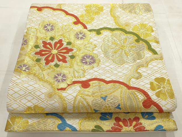 ■■■　サイズ　■■■ 長さ 468cm 幅 31cm程 ■■■　商品詳細　■■■ 【化繊】 状態は締めてはおりますが 特に目立ったシミ汚れなどもなく大変良い状態です。 お安く出品致しますので、是非この機会にいかがでしょうか？ ■■■　注意事項　■■■ ■モニター発色の具合により色合いが異なる場合がございます。 ■寸法は多少の誤差が生じる場合がございますのでご了承ください。 ■縫込みの長さが左右非対称の場合は短い部分を記載しております。 左右非対称であってもご返品・お値引き等の保証は出来かねますので、ご了承の上ご購入をお願い致します。 ■シミ等のチェックには注意を払っておりますが、見落としがある場合もございますし、個人の見解も様々ですので神経質な方のご購入はお控えください。 ■箪笥に入っておりました着物や帯なので畳みシワや匂いがあるものもございます。 ■お休みは基本的に土日祝となりますが、その他臨時でお休みする場合がございますのでご了承ください。 ■商品の発送は平日のみの発送となります。 ■夜間と土曜、日曜日はお問い合わせの回答が遅れる場合がございます。 ■当店では、お直し、紋入れ、お手入れ等は承っておりません。 ■生地の状態（ヤケ、経年劣化等）によってはサイズ直しが出来ない場合がございます。 その点もどうかご了承のうえ、ご購入をお願いいたします。 ■弊社で取り扱う商品は一点ものにつき、時期や在庫状況に応じて金額が変更となる場合がございます。 ■検針は行っておりません。予めご了承いただきますようお願いいたします。 ■【洗える着物】と記載のある商品におきましては、商品お届け後に洗濯を行ってしまってからのご返品にはご対応しかねます。 念の為、専門店でのお手入れをお願いいたします。 ■着物のサイズ目安は下記を参考ください↓ ＜女性着物＞　お端折り次第で＋5cm　−1cmが着用可能サイズ 　例）身丈170cmの場合、身長160cm〜175cm ＜男性着物＞　身丈＋約25cm〜27cm程が適応身長 　例）身丈155cmの場合、身長180〜182cm