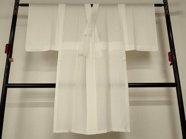 ■■■　サイズ　■■■ 身丈 115cm（肩から） 裄丈 60cm 袖丈 48.5cm　縫込み 4.5cm 袖幅 31cm 前幅 29cm 後幅 32cm 着物縫いこみ 内揚げ 7cm 裄 お袖側 約3cm　身頃側 約3cm ■■■　商品詳細　■■■ 【正絹】 状態は特に目立ったシミ汚れなどもなく大変良い状態です。 大変上質な逸品になります。 お安く出品致しますので、是非この機会にいかがでしょうか？ ■■■　注意事項　■■■ ■モニター発色の具合により色合いが異なる場合がございます。 ■寸法は多少の誤差が生じる場合がございますのでご了承ください。 ■縫込みの長さが左右非対称の場合は短い部分を記載しております。 左右非対称であってもご返品・お値引き等の保証は出来かねますので、ご了承の上ご購入をお願い致します。 ■シミ等のチェックには注意を払っておりますが、見落としがある場合もございますし、個人の見解も様々ですので神経質な方のご購入はお控えください。 ■箪笥に入っておりました着物や帯なので畳みシワや匂いがあるものもございます。 ■お休みは基本的に土日祝となりますが、その他臨時でお休みする場合がございますのでご了承ください。 ■商品の発送は平日のみの発送となります。 ■夜間と土曜、日曜日はお問い合わせの回答が遅れる場合がございます。 ■当店では、お直し、紋入れ、お手入れ等は承っておりません。 ■生地の状態（ヤケ、経年劣化等）によってはサイズ直しが出来ない場合がございます。 その点もどうかご了承のうえ、ご購入をお願いいたします。 ■弊社で取り扱う商品は一点ものにつき、時期や在庫状況に応じて金額が変更となる場合がございます。 ■検針は行っておりません。予めご了承いただきますようお願いいたします。 ■【洗える着物】と記載のある商品におきましては、商品お届け後に洗濯を行ってしまってからのご返品にはご対応しかねます。 念の為、専門店でのお手入れをお願いいたします。 ■着物のサイズ目安は下記を参考ください↓ ＜女性着物＞　お端折り次第で＋5cm　−1cmが着用可能サイズ 　例）身丈170cmの場合、身長160cm〜175cm ＜男性着物＞　身丈＋約25cm〜27cm程が適応身長 　例）身丈155cmの場合、身長180〜182cm