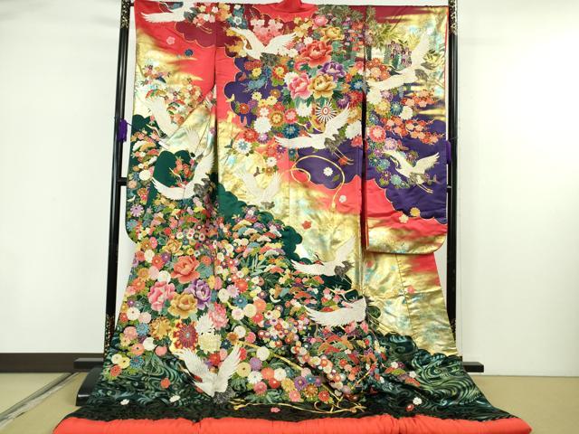■■■　サイズ　■■■ 身丈 197cm（肩から） 裄丈 67cm 袖丈 106cm 袖幅 35cm 前幅 28cm 後幅 31.5cm 着物縫いこみ 内揚げ 0cm 裄 お袖側 約 0cm　身頃側 約 0cm ■■■　商品詳細　■■■ 【正絹・ふき綿仕立て】 状態は特に目立ったシミ汚れなどもなく大変良い状態です。 大変上質な極上の逸品になります。 お安く出品致しますので、是非この機会にいかがでしょうか？ ■■■　注意事項　■■■ ■モニター発色の具合により色合いが異なる場合がございます。 ■寸法は多少の誤差が生じる場合がございますのでご了承ください。 ■縫込みの長さが左右非対称の場合は短い部分を記載しております。 左右非対称であってもご返品・お値引き等の保証は出来かねますので、ご了承の上ご購入をお願い致します。 ■シミ等のチェックには注意を払っておりますが、見落としがある場合もございますし、個人の見解も様々ですので神経質な方のご購入はお控えください。 ■箪笥に入っておりました着物や帯なので畳みシワや匂いがあるものもございます。 ■お休みは基本的に土日祝となりますが、その他臨時でお休みする場合がございますのでご了承ください。 ■商品の発送は平日のみの発送となります。 ■夜間と土曜、日曜日はお問い合わせの回答が遅れる場合がございます。 ■当店では、お直し、紋入れ、お手入れ等は承っておりません。 ■生地の状態（ヤケ、経年劣化等）によってはサイズ直しが出来ない場合がございます。 その点もどうかご了承のうえ、ご購入をお願いいたします。 ■弊社で取り扱う商品は一点ものにつき、時期や在庫状況に応じて金額が変更となる場合がございます。 ■検針は行っておりません。予めご了承いただきますようお願いいたします。 ■【洗える着物】と記載のある商品におきましては、商品お届け後に洗濯を行ってしまってからのご返品にはご対応しかねます。 念の為、専門店でのお手入れをお願いいたします。 ■写真に写っている物が全てになります。 それ以外の付属品はございませんのでご了承ください。 ■状態に関する写真につきましては、掲載可能な写真枚数に限りがあるため、 各箇所につき1枚参考画像を掲載しております。 ■着物のサイズ目安は下記を参考ください↓ ＜女性着物＞　お端折り次第で＋5cm　－10cmが着用可能サイズ 　例）身丈170cmの場合、身長160cm～175cm ＜男性着物＞　身丈＋約25cm～27cm程が適応身長 　例）身丈155cmの場合、身長180cm～182cm