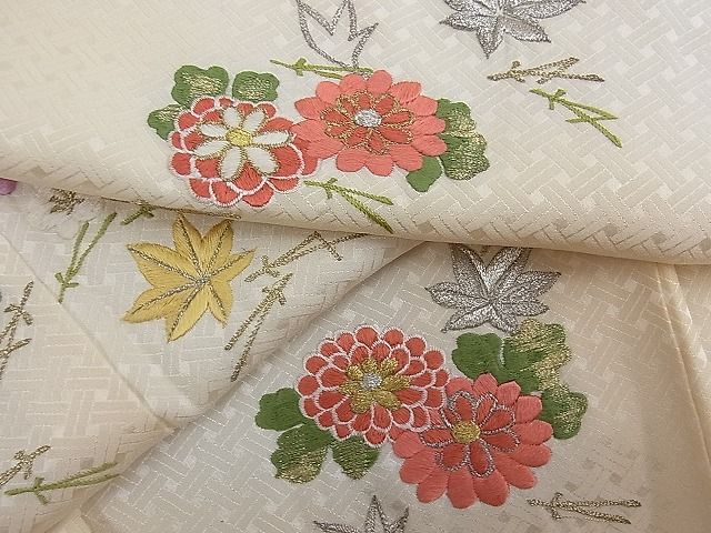 平和屋野田店■訪問着　総刺繍　吹き寄せ菊花文　暈し染め　金銀糸　やまと誂製　逸品　n-mz8285