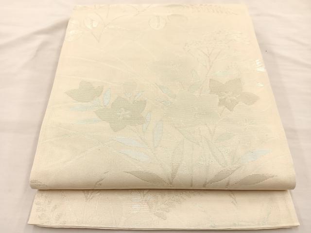 ■■■　サイズ　■■■ 長さ 432cm 幅 31cm程 ■■■　商品詳細　■■■ 【正絹・芯なし】 状態は接写画像のように 柄止まりに折れ山の薄い汚れがございますが その他特に目立ったシミ汚れなどもなく大変良い状態です。 着用時には見えない部分になるかと思いますのであまり気にならずお召になれるかと思います。 大変上質な逸品になります。 お安く出品致しますので、是非この機会にいかがでしょうか？ ■■■　注意事項　■■■ ■モニター発色の具合により色合いが異なる場合がございます。 ■寸法は多少の誤差が生じる場合がございますのでご了承ください。 ■縫込みの長さが左右非対称の場合は短い部分を記載しております。 左右非対称であってもご返品・お値引き等の保証は出来かねますので、ご了承の上ご購入をお願い致します。 ■シミ等のチェックには注意を払っておりますが、見落としがある場合もございますし、個人の見解も様々ですので神経質な方のご購入はお控えください。 ■箪笥に入っておりました着物や帯なので畳みシワや匂いがあるものもございます。 ■お休みは基本的に土日祝となりますが、その他臨時でお休みする場合がございますのでご了承ください。 ■商品の発送は平日のみの発送となります。 ■夜間と土曜、日曜日はお問い合わせの回答が遅れる場合がございます。 ■当店では、お直し、紋入れ、お手入れ等は承っておりません。 ■生地の状態（ヤケ、経年劣化等）によってはサイズ直しが出来ない場合がございます。 その点もどうかご了承のうえ、ご購入をお願いいたします。 ■弊社で取り扱う商品は一点ものにつき、時期や在庫状況に応じて金額が変更となる場合がございます。 ■検針は行っておりません。予めご了承いただきますようお願いいたします。 ■【洗える着物】と記載のある商品におきましては、商品お届け後に洗濯を行ってしまってからのご返品にはご対応しかねます。 念の為、専門店でのお手入れをお願いいたします。 ■着物のサイズ目安は下記を参考ください↓ ＜女性着物＞　お端折り次第で＋5cm　−1cmが着用可能サイズ 　例）身丈170cmの場合、身長160cm〜175cm ＜男性着物＞　身丈＋約25cm〜27cm程が適応身長 　例）身丈155cmの場合、身長180〜182cm