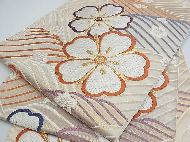 平和屋着物■六通柄袋帯　唐織　流水舞花文　金糸　逸品　ox3444