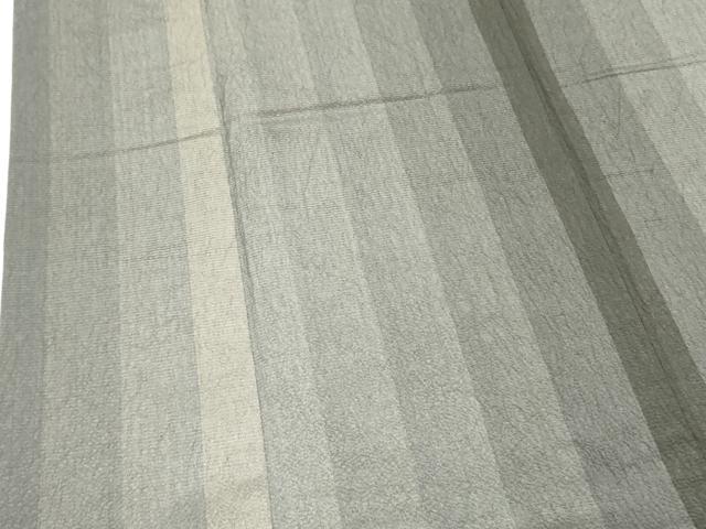 ■■■　サイズ　■■■ 身丈 156cm（肩から） 裄丈 62cm 袖丈 49cm　縫込み 3cm 袖幅 32cm 前幅 23.5cm 後幅 29cm 着物縫いこみ 内揚げ 6cm 裄 お袖側 約3cm　身頃側 約3cm ■■■　商品詳細　■■■ 【正絹】 状態は画像を添付しておりますので、そちらをご確認下さいますよう宜しくお願い致します。 大変上質な逸品になります。 お安く出品致しますので、是非この機会にいかがでしょうか？ ■■■　注意事項　■■■ ■モニター発色の具合により色合いが異なる場合がございます。 ■寸法は多少の誤差が生じる場合がございますのでご了承ください。 ■縫込みの長さが左右非対称の場合は短い部分を記載しております。 左右非対称であってもご返品・お値引き等の保証は出来かねますので、ご了承の上ご購入をお願い致します。 ■シミ等のチェックには注意を払っておりますが、見落としがある場合もございますし、個人の見解も様々ですので神経質な方のご購入はお控えください。 ■箪笥に入っておりました着物や帯なので畳みシワや匂いがあるものもございます。 ■お休みは基本的に土日祝となりますが、その他臨時でお休みする場合がございますのでご了承ください。 ■商品の発送は平日のみの発送となります。 ■夜間と土曜、日曜日はお問い合わせの回答が遅れる場合がございます。 ■当店では、お直し、紋入れ、お手入れ等は承っておりません。 ■生地の状態（ヤケ、経年劣化等）によってはサイズ直しが出来ない場合がございます。 その点もどうかご了承のうえ、ご購入をお願いいたします。 ■弊社で取り扱う商品は一点ものにつき、時期や在庫状況に応じて金額が変更となる場合がございます。 ■検針は行っておりません。予めご了承いただきますようお願いいたします。 ■【洗える着物】と記載のある商品におきましては、商品お届け後に洗濯を行ってしまってからのご返品にはご対応しかねます。 念の為、専門店でのお手入れをお願いいたします。 ■着物のサイズ目安は下記を参考ください↓ ＜女性着物＞　お端折り次第で＋5cm　−1cmが着用可能サイズ 　例）身丈170cmの場合、身長160cm〜175cm ＜男性着物＞　身丈＋約25cm〜27cm程が適応身長 　例）身丈155cmの場合、身長180〜182cm