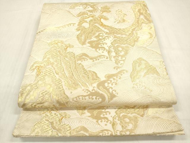 ■■■　サイズ　■■■ 長さ 422cm 幅 31cm程 ■■■　商品詳細　■■■ 【正絹・芯なし】 詳細に関しましては、画像をご確認ください。 大変上質な逸品になります。 お安く出品致しますので、是非この機会にいかがでしょうか？ ■■■　注意事項　■■■ ■モニター発色の具合により色合いが異なる場合がございます。 ■寸法は多少の誤差が生じる場合がございますのでご了承ください。 ■縫込みの長さが左右非対称の場合は短い部分を記載しております。 左右非対称であってもご返品・お値引き等の保証は出来かねますので、ご了承の上ご購入をお願い致します。 ■シミ等のチェックには注意を払っておりますが、見落としがある場合もございますし、個人の見解も様々ですので神経質な方のご購入はお控えください。 ■箪笥に入っておりました着物や帯なので畳みシワや匂いがあるものもございます。 ■お休みは基本的に土日祝となりますが、その他臨時でお休みする場合がございますのでご了承ください。 ■商品の発送は平日のみの発送となります。 ■夜間と土曜、日曜日はお問い合わせの回答が遅れる場合がございます。 ■当店では、お直し、紋入れ、お手入れ等は承っておりません。 ■生地の状態（ヤケ、経年劣化等）によってはサイズ直しが出来ない場合がございます。 その点もどうかご了承のうえ、ご購入をお願いいたします。 ■弊社で取り扱う商品は一点ものにつき、時期や在庫状況に応じて金額が変更となる場合がございます。 ■検針は行っておりません。予めご了承いただきますようお願いいたします。 ■【洗える着物】と記載のある商品におきましては、商品お届け後に洗濯を行ってしまってからのご返品にはご対応しかねます。 念の為、専門店でのお手入れをお願いいたします。 ■着物のサイズ目安は下記を参考ください↓ ＜女性着物＞　お端折り次第で＋5cm　−1cmが着用可能サイズ 　例）身丈170cmの場合、身長160cm〜175cm ＜男性着物＞　身丈＋約25cm〜27cm程が適応身長 　例）身丈155cmの場合、身長180〜182cm