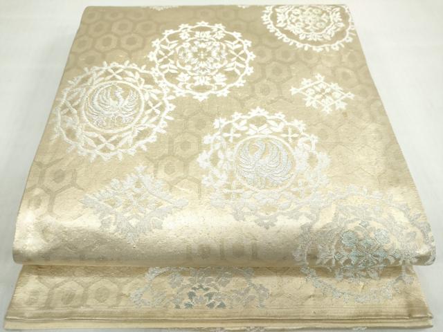 ■■■　サイズ　■■■ 長さ 406cm 幅 30cm程 ■■■　商品詳細　■■■ 【正絹・芯なし】 詳細に関しましては、画像をご確認ください。 大変上質な逸品になります。 お安く出品致しますので、是非この機会にいかがでしょうか？ ※手先未かがりですが着用には問題ありません。 ■■■　注意事項　■■■ ■モニター発色の具合により色合いが異なる場合がございます。 ■寸法は多少の誤差が生じる場合がございますのでご了承ください。 ■縫込みの長さが左右非対称の場合は短い部分を記載しております。 左右非対称であってもご返品・お値引き等の保証は出来かねますので、ご了承の上ご購入をお願い致します。 ■シミ等のチェックには注意を払っておりますが、見落としがある場合もございますし、個人の見解も様々ですので神経質な方のご購入はお控えください。 ■箪笥に入っておりました着物や帯なので畳みシワや匂いがあるものもございます。 ■お休みは基本的に土日祝となりますが、その他臨時でお休みする場合がございますのでご了承ください。 ■商品の発送は平日のみの発送となります。 ■夜間と土曜、日曜日はお問い合わせの回答が遅れる場合がございます。 ■当店では、お直し、紋入れ、お手入れ等は承っておりません。 ■生地の状態（ヤケ、経年劣化等）によってはサイズ直しが出来ない場合がございます。 その点もどうかご了承のうえ、ご購入をお願いいたします。 ■弊社で取り扱う商品は一点ものにつき、時期や在庫状況に応じて金額が変更となる場合がございます。 ■検針は行っておりません。予めご了承いただきますようお願いいたします。 ■【洗える着物】と記載のある商品におきましては、商品お届け後に洗濯を行ってしまってからのご返品にはご対応しかねます。 念の為、専門店でのお手入れをお願いいたします。 ■着物のサイズ目安は下記を参考ください↓ ＜女性着物＞　お端折り次第で＋5cm　−1cmが着用可能サイズ 　例）身丈170cmの場合、身長160cm〜175cm ＜男性着物＞　身丈＋約25cm〜27cm程が適応身長 　例）身丈155cmの場合、身長180〜182cm