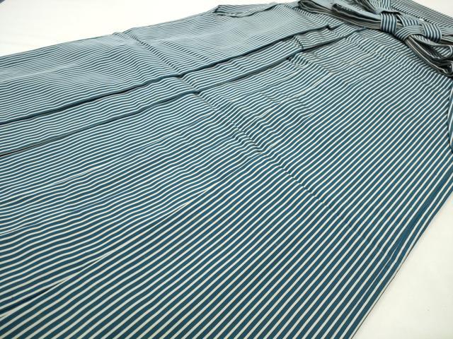■■■　サイズ　■■■ 紐下丈　約86.5cm ■■■　商品詳細　■■■ 【正絹】 状態は接写画像のように裏地所々・表地所々に薄いアクがございます。 大変上質な逸品になりますのでぜひお手入れをされてお召しになられてはいかがでしょうか。 お安く出品致しますので、是非この機会にいかがでしょうか？ ■■■　注意事項　■■■ ■モニター発色の具合により色合いが異なる場合がございます。 ■寸法は多少の誤差が生じる場合がございますのでご了承ください。 ■縫込みの長さが左右非対称の場合は短い部分を記載しております。 左右非対称であってもご返品・お値引き等の保証は出来かねますので、ご了承の上ご購入をお願い致します。 ■シミ等のチェックには注意を払っておりますが、見落としがある場合もございますし、個人の見解も様々ですので神経質な方のご購入はお控えください。 ■箪笥に入っておりました着物や帯なので畳みシワや匂いがあるものもございます。 ■お休みは基本的に土日祝となりますが、その他臨時でお休みする場合がございますのでご了承ください。 ■商品の発送は平日のみの発送となります。 ■夜間と土曜、日曜日はお問い合わせの回答が遅れる場合がございます。 ■当店では、お直し、紋入れ、お手入れ等は承っておりません。 ■生地の状態（ヤケ、経年劣化等）によってはサイズ直しが出来ない場合がございます。 その点もどうかご了承のうえ、ご購入をお願いいたします。 ■弊社で取り扱う商品は一点ものにつき、時期や在庫状況に応じて金額が変更となる場合がございます。 ■検針は行っておりません。予めご了承いただきますようお願いいたします。 ■【洗える着物】と記載のある商品におきましては、商品お届け後に洗濯を行ってしまってからのご返品にはご対応しかねます。 念の為、専門店でのお手入れをお願いいたします。 ■写真に写っている物が全てになります。それ以外の付属品はございませんのでご了承ください。 ■状態に関する写真につきましては、掲載可能な写真枚数に限りがあるため、各箇所につき1枚参考画像を掲載しております。 ■着物のサイズ目安は下記を参考ください↓ ＜女性着物＞　お端折り次第で＋5cm　−1cmが着用可能サイズ 　例）身丈170cmの場合、身長160cm〜175cm ＜男性着物＞　身丈＋約25cm〜27cm程が適応身長 　例）身丈155cmの場合、身長180〜182cm
