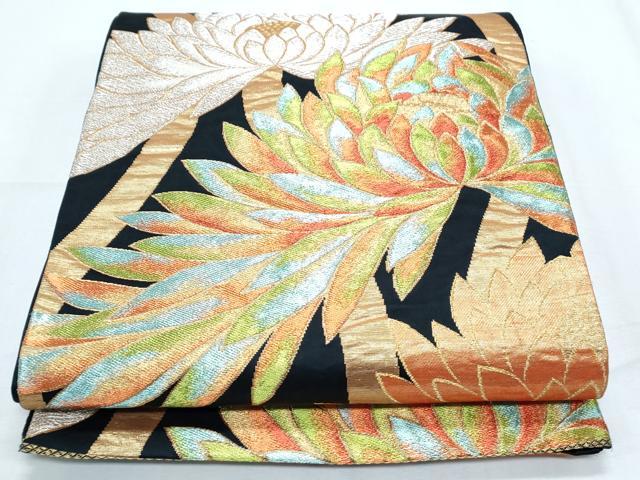 ■■■　サイズ　■■■ 長さ 420cm 幅 30cm程 ■■■　商品詳細　■■■ 【正絹・芯なし】 詳細に関しましては、画像をご確認ください。 大変上質な逸品になります。 お安く出品致しますので、是非この機会にいかがでしょうか？ ■■■　注意事項　■■■ ■モニター発色の具合により色合いが異なる場合がございます。 ■寸法は多少の誤差が生じる場合がございますのでご了承ください。 ■縫込みの長さが左右非対称の場合は短い部分を記載しております。 左右非対称であってもご返品・お値引き等の保証は出来かねますので、ご了承の上ご購入をお願い致します。 ■シミ等のチェックには注意を払っておりますが、見落としがある場合もございますし、個人の見解も様々ですので神経質な方のご購入はお控えください。 ■箪笥に入っておりました着物や帯なので畳みシワや匂いがあるものもございます。 ■お休みは基本的に土日祝となりますが、その他臨時でお休みする場合がございますのでご了承ください。 ■商品の発送は平日のみの発送となります。 ■夜間と土曜、日曜日はお問い合わせの回答が遅れる場合がございます。 ■当店では、お直し、紋入れ、お手入れ等は承っておりません。 ■生地の状態（ヤケ、経年劣化等）によってはサイズ直しが出来ない場合がございます。 その点もどうかご了承のうえ、ご購入をお願いいたします。 ■弊社で取り扱う商品は一点ものにつき、時期や在庫状況に応じて金額が変更となる場合がございます。 ■検針は行っておりません。予めご了承いただきますようお願いいたします。 ■【洗える着物】と記載のある商品におきましては、商品お届け後に洗濯を行ってしまってからのご返品にはご対応しかねます。 念の為、専門店でのお手入れをお願いいたします。 ■着物のサイズ目安は下記を参考ください↓ ＜女性着物＞　お端折り次第で＋5cm　−1cmが着用可能サイズ 　例）身丈170cmの場合、身長160cm〜175cm ＜男性着物＞　身丈＋約25cm〜27cm程が適応身長 　例）身丈155cmの場合、身長180〜182cm
