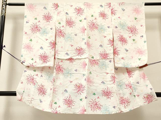 ■■■　サイズ　■■■ 【浴衣】 身丈 93cm（肩から） 裄丈 51cm（肩上げ　1cm） 袖丈 56.5cm　縫込み 2cm 袖幅 28.5cm 前幅 18cm 後幅 26cm 着物縫いこみ 内揚げ 0cm （腰上げ　2.5cm） 裄 お袖側 約8cm　身頃側 約0cm ■■■　商品詳細　■■■ 浴衣【綿】 状態は接写画像のように表地所々・裏地・肩当てに薄い汚れがございます。 大変上質な逸品になりますので ぜひお手入れをされてお召しになられてはいかがでしょうか。 お安く出品致しますので、是非この機会にいかがでしょうか？ ■■■　注意事項　■■■ ■モニター発色の具合により色合いが異なる場合がございます。 ■寸法は多少の誤差が生じる場合がございますのでご了承ください。 ■縫込みの長さが左右非対称の場合は短い部分を記載しております。 左右非対称であってもご返品・お値引き等の保証は出来かねますので、ご了承の上ご購入をお願い致します。 ■シミ等のチェックには注意を払っておりますが、見落としがある場合もございますし、個人の見解も様々ですので神経質な方のご購入はお控えください。 ■箪笥に入っておりました着物や帯なので畳みシワや匂いがあるものもございます。 ■お休みは基本的に土日祝となりますが、その他臨時でお休みする場合がございますのでご了承ください。 ■商品の発送は平日のみの発送となります。 ■夜間と土曜、日曜日はお問い合わせの回答が遅れる場合がございます。 ■当店では、お直し、紋入れ、お手入れ等は承っておりません。 ■生地の状態（ヤケ、経年劣化等）によってはサイズ直しが出来ない場合がございます。 その点もどうかご了承のうえ、ご購入をお願いいたします。 ■弊社で取り扱う商品は一点ものにつき、時期や在庫状況に応じて金額が変更となる場合がございます。 ■検針は行っておりません。予めご了承いただきますようお願いいたします。 ■【洗える着物】と記載のある商品におきましては、商品お届け後に洗濯を行ってしまってからのご返品にはご対応しかねます。 念の為、専門店でのお手入れをお願いいたします。 ■着物のサイズ目安は下記を参考ください↓ ＜女性着物＞　お端折り次第で＋5cm　−1cmが着用可能サイズ 　例）身丈170cmの場合、身長160cm〜175cm ＜男性着物＞　身丈＋約25cm〜27cm程が適応身長 　例）身丈155cmの場合、身長180〜182cm