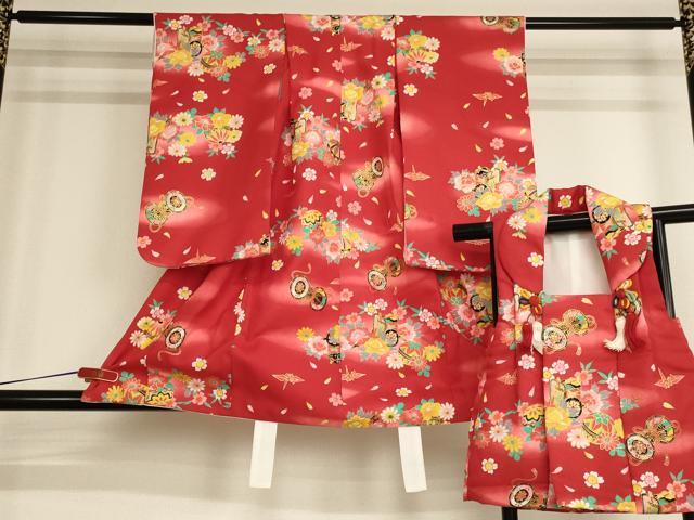 平和屋着物[]七五三　女の子　3歳　祝着　三つ身　被布セット　御所車花手毬文　暈し染め　金彩　AABB5746ja