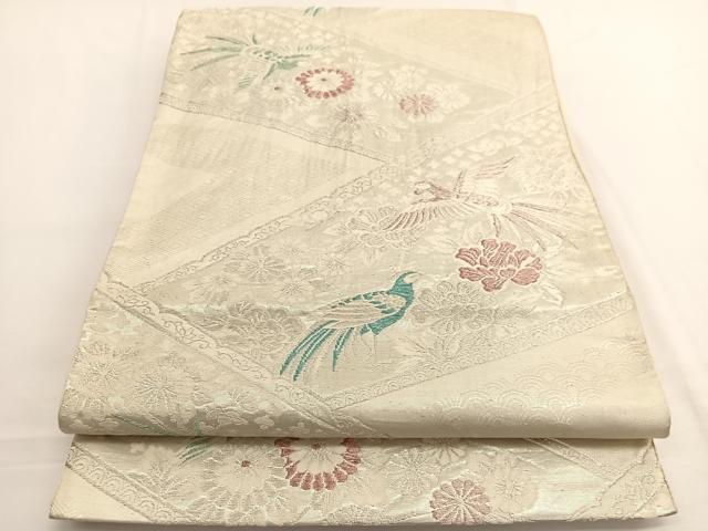 ■■■　サイズ　■■■ 長さ 410cm 幅 31.5cm程 ■■■　商品詳細　■■■ 【正絹】 詳細に関しましては、画像をご確認ください。 大変上質な逸品になります。 お安く出品致しますので、是非この機会にいかがでしょうか？ ※汚れ等に関しましては、着用時には見えない部分になるかと思いますのであまり気にならずお召になれるかと思います。 ■■■　注意事項　■■■ ■モニター発色の具合により色合いが異なる場合がございます。 ■寸法は多少の誤差が生じる場合がございますのでご了承ください。 ■縫込みの長さが左右非対称の場合は短い部分を記載しております。 左右非対称であってもご返品・お値引き等の保証は出来かねますので、ご了承の上ご購入をお願い致します。 ■シミ等のチェックには注意を払っておりますが、見落としがある場合もございますし、個人の見解も様々ですので神経質な方のご購入はお控えください。 ■箪笥に入っておりました着物や帯なので畳みシワや匂いがあるものもございます。 ■お休みは基本的に土日祝となりますが、その他臨時でお休みする場合がございますのでご了承ください。 ■商品の発送は平日のみの発送となります。 ■夜間と土曜、日曜日はお問い合わせの回答が遅れる場合がございます。 ■当店では、お直し、紋入れ、お手入れ等は承っておりません。 ■生地の状態（ヤケ、経年劣化等）によってはサイズ直しが出来ない場合がございます。 その点もどうかご了承のうえ、ご購入をお願いいたします。 ■弊社で取り扱う商品は一点ものにつき、時期や在庫状況に応じて金額が変更となる場合がございます。 ■検針は行っておりません。予めご了承いただきますようお願いいたします。 ■【洗える着物】と記載のある商品におきましては、商品お届け後に洗濯を行ってしまってからのご返品にはご対応しかねます。 念の為、専門店でのお手入れをお願いいたします。 ■着物のサイズ目安は下記を参考ください↓ ＜女性着物＞　お端折り次第で＋5cm　−1cmが着用可能サイズ 　例）身丈170cmの場合、身長160cm〜175cm ＜男性着物＞　身丈＋約25cm〜27cm程が適応身長 　例）身丈155cmの場合、身長180〜182cm