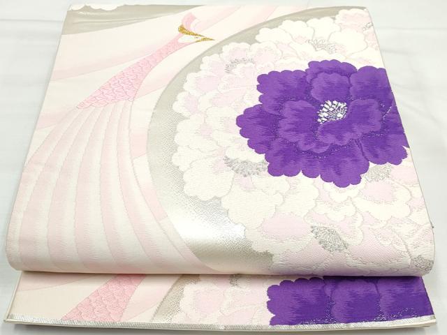 ■■■　サイズ　■■■ 長さ 432cm 幅 30.5cm程 ■■■　商品詳細　■■■ 【正絹】 詳細に関しましては、画像をご確認ください。 大変上質な逸品になります。 お安く出品致しますので、是非この機会にいかがでしょうか？ ■■■　注意事項　■■■ ■モニター発色の具合により色合いが異なる場合がございます。 ■寸法は多少の誤差が生じる場合がございますのでご了承ください。 ■縫込みの長さが左右非対称の場合は短い部分を記載しております。 左右非対称であってもご返品・お値引き等の保証は出来かねますので、ご了承の上ご購入をお願い致します。 ■シミ等のチェックには注意を払っておりますが、見落としがある場合もございますし、個人の見解も様々ですので神経質な方のご購入はお控えください。 ■箪笥に入っておりました着物や帯なので畳みシワや匂いがあるものもございます。 ■お休みは基本的に土日祝となりますが、その他臨時でお休みする場合がございますのでご了承ください。 ■商品の発送は平日のみの発送となります。 ■夜間と土曜、日曜日はお問い合わせの回答が遅れる場合がございます。 ■当店では、お直し、紋入れ、お手入れ等は承っておりません。 ■生地の状態（ヤケ、経年劣化等）によってはサイズ直しが出来ない場合がございます。 その点もどうかご了承のうえ、ご購入をお願いいたします。 ■弊社で取り扱う商品は一点ものにつき、時期や在庫状況に応じて金額が変更となる場合がございます。 ■検針は行っておりません。予めご了承いただきますようお願いいたします。 ■【洗える着物】と記載のある商品におきましては、商品お届け後に洗濯を行ってしまってからのご返品にはご対応しかねます。 念の為、専門店でのお手入れをお願いいたします。 ■着物のサイズ目安は下記を参考ください↓ ＜女性着物＞　お端折り次第で＋5cm　−1cmが着用可能サイズ 　例）身丈170cmの場合、身長160cm〜175cm ＜男性着物＞　身丈＋約25cm〜27cm程が適応身長 　例）身丈155cmの場合、身長180〜182cm