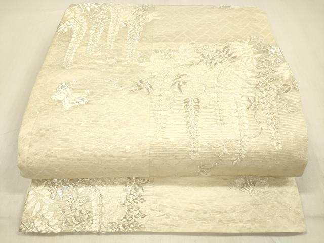 ■■■　サイズ　■■■ 長さ 434cm 幅 29.5cm程 ■■■　商品詳細　■■■ 【正絹】 状態は接写画像のように 柄止まり・裏地に薄い汚れがございますが その他特に目立ったシミ汚れなどもなく大変良い状態です。 着用時には見えない部分になるかと思いますので あまり気にならずお召になれるかと思います。 大変上質な逸品になります。 お安く出品致しますので、是非この機会にいかがでしょうか？ ■■■　注意事項　■■■ ■モニター発色の具合により色合いが異なる場合がございます。 ■寸法は多少の誤差が生じる場合がございますのでご了承ください。 ■縫込みの長さが左右非対称の場合は短い部分を記載しております。 左右非対称であってもご返品・お値引き等の保証は出来かねますので、ご了承の上ご購入をお願い致します。 ■シミ等のチェックには注意を払っておりますが、見落としがある場合もございますし、個人の見解も様々ですので神経質な方のご購入はお控えください。 ■箪笥に入っておりました着物や帯なので畳みシワや匂いがあるものもございます。 ■お休みは基本的に土日祝となりますが、その他臨時でお休みする場合がございますのでご了承ください。 ■商品の発送は平日のみの発送となります。 ■夜間と土曜、日曜日はお問い合わせの回答が遅れる場合がございます。 ■当店では、お直し、紋入れ、お手入れ等は承っておりません。 ■生地の状態（ヤケ、経年劣化等）によってはサイズ直しが出来ない場合がございます。 その点もどうかご了承のうえ、ご購入をお願いいたします。 ■弊社で取り扱う商品は一点ものにつき、時期や在庫状況に応じて金額が変更となる場合がございます。 ■検針は行っておりません。予めご了承いただきますようお願いいたします。 ■【洗える着物】と記載のある商品におきましては、商品お届け後に洗濯を行ってしまってからのご返品にはご対応しかねます。 念の為、専門店でのお手入れをお願いいたします。 ■着物のサイズ目安は下記を参考ください↓ ＜女性着物＞　お端折り次第で＋5cm　−1cmが着用可能サイズ 　例）身丈170cmの場合、身長160cm〜175cm ＜男性着物＞　身丈＋約25cm〜27cm程が適応身長 　例）身丈155cmの場合、身長180〜182cm