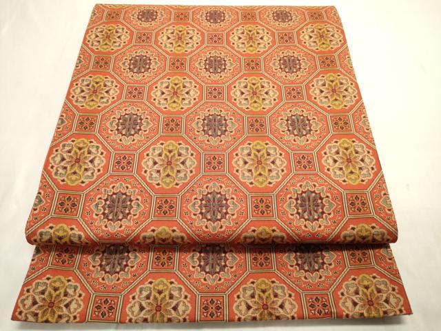 ■■■　サイズ　■■■ 長さ 432cm 幅 31cm程 ■■■　商品詳細　■■■ 【正絹・芯なし】 詳細に関しましては、画像をご確認ください。 大変上質な逸品になります。 お安く出品致しますので、是非この機会にいかがでしょうか？ ■■■　注意事項　■■■ ■モニター発色の具合により色合いが異なる場合がございます。 ■寸法は多少の誤差が生じる場合がございますのでご了承ください。 ■縫込みの長さが左右非対称の場合は短い部分を記載しております。 左右非対称であってもご返品・お値引き等の保証は出来かねますので、ご了承の上ご購入をお願い致します。 ■シミ等のチェックには注意を払っておりますが、見落としがある場合もございますし、個人の見解も様々ですので神経質な方のご購入はお控えください。 ■箪笥に入っておりました着物や帯なので畳みシワや匂いがあるものもございます。 ■お休みは基本的に土日祝となりますが、その他臨時でお休みする場合がございますのでご了承ください。 ■商品の発送は平日のみの発送となります。 ■夜間と土曜、日曜日はお問い合わせの回答が遅れる場合がございます。 ■当店では、お直し、紋入れ、お手入れ等は承っておりません。 ■生地の状態（ヤケ、経年劣化等）によってはサイズ直しが出来ない場合がございます。 その点もどうかご了承のうえ、ご購入をお願いいたします。 ■弊社で取り扱う商品は一点ものにつき、時期や在庫状況に応じて金額が変更となる場合がございます。 ■検針は行っておりません。予めご了承いただきますようお願いいたします。 ■【洗える着物】と記載のある商品におきましては、商品お届け後に洗濯を行ってしまってからのご返品にはご対応しかねます。 念の為、専門店でのお手入れをお願いいたします。 ■着物のサイズ目安は下記を参考ください↓ ＜女性着物＞　お端折り次第で＋5cm　−1cmが着用可能サイズ 　例）身丈170cmの場合、身長160cm〜175cm ＜男性着物＞　身丈＋約25cm〜27cm程が適応身長 　例）身丈155cmの場合、身長180〜182cm