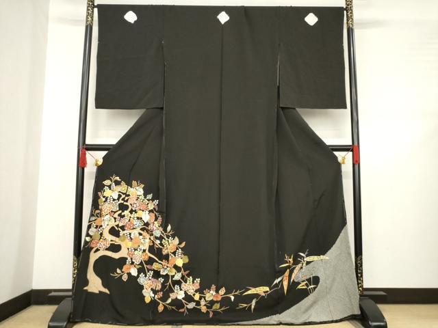 平和屋着物●豪華黒留袖　友禅　駒刺繍　桐　浜ちりめん　金彩　仮絵羽　正絹　逸品　未使用　AABD1616ck