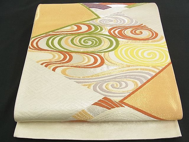 ■■■　サイズ　■■■ 長さ 420cm 幅 31cm程 ■■■　商品詳細　■■■ 【正絹・芯なし】 状態は接写画像のように 柄止まり・裏地に薄い汚れがございますが その他特に目立ったシミ汚れなどもなく大変良い状態です。 着用時には見えない...