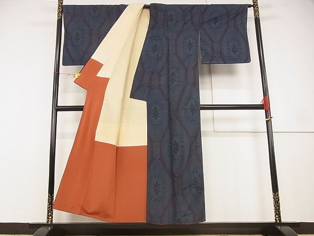 平和屋川間店■上質な紬　亀甲花文　着丈150cm　裄丈66cm　正絹　逸品　A-wj3914 3