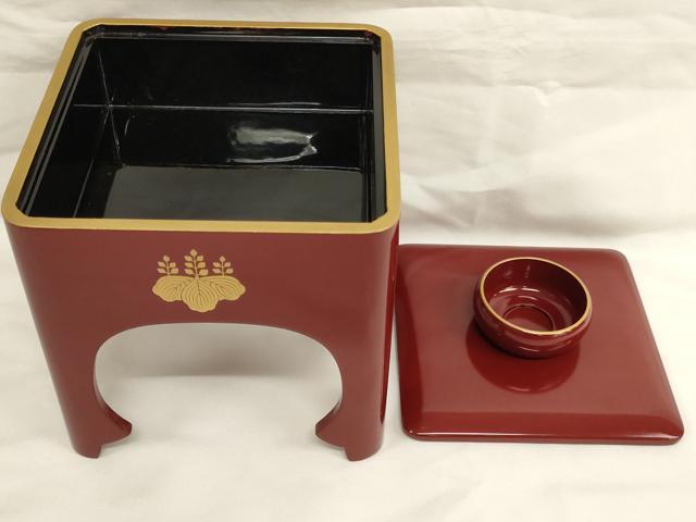 平和屋の平和屋本店▼屠蘇器セット 銚子 盃台 漆器 酒器 三三九度 箱付き 法衣 寺院 仏具 仏教 僧侶 神職 装束 AABK9096ja｜アングル2