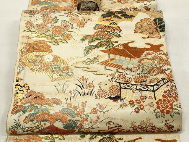 ■■■　サイズ　■■■ 長さ 388cm　幅 33cm程 ■■■　商品詳細　■■■ 【正絹・未仕立て】 状態は接写画像のように表地所々に薄い汚れがございます。 大変上質な逸品になります。 お安く出品致しますので、是非この機会にいかがでしょうか？ ※アンティークになりますのでお品物の状態の感じ方には個人差がございます。ご理解の上でのご入札をお願い致します。 ■■■　注意事項　■■■ ■モニター発色の具合により色合いが異なる場合がございます。 ■寸法は多少の誤差が生じる場合がございますのでご了承ください。 ■縫込みの長さが左右非対称の場合は短い部分を記載しております。 左右非対称であってもご返品・お値引き等の保証は出来かねますので、ご了承の上ご購入をお願い致します。 ■シミ等のチェックには注意を払っておりますが、見落としがある場合もございますし、個人の見解も様々ですので神経質な方のご購入はお控えください。 ■箪笥に入っておりました着物や帯なので畳みシワや匂いがあるものもございます。 ■お休みは基本的に土日祝となりますが、その他臨時でお休みする場合がございますのでご了承ください。 ■商品の発送は平日のみの発送となります。 ■夜間と土曜、日曜日はお問い合わせの回答が遅れる場合がございます。 ■当店では、お直し、紋入れ、お手入れ等は承っておりません。 ■生地の状態（ヤケ、経年劣化等）によってはサイズ直しが出来ない場合がございます。 その点もどうかご了承のうえ、ご購入をお願いいたします。 ■弊社で取り扱う商品は一点ものにつき、時期や在庫状況に応じて金額が変更となる場合がございます。 ■検針は行っておりません。予めご了承いただきますようお願いいたします。 ■【洗える着物】と記載のある商品におきましては、商品お届け後に洗濯を行ってしまってからのご返品にはご対応しかねます。 念の為、専門店でのお手入れをお願いいたします。 ■着物のサイズ目安は下記を参考ください↓ ＜女性着物＞　お端折り次第で＋5cm　−1cmが着用可能サイズ 　例）身丈170cmの場合、身長160cm〜175cm ＜男性着物＞　身丈＋約25cm〜27cm程が適応身長 　例）身丈155cmの場合、身長180〜182cm