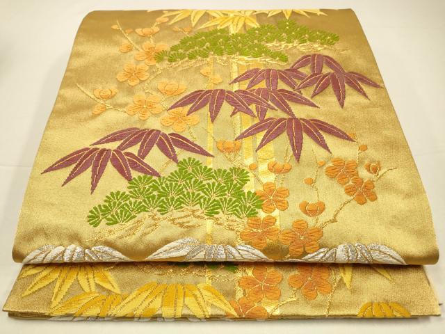 ■■■　サイズ　■■■ 長さ 426cm 幅 30.5cm程 ■■■　商品詳細　■■■ 【正絹】 詳細に関しましては、画像をご確認ください。 大変上質な逸品になります。 お安く出品致しますので、是非この機会にいかがでしょうか？ ■■■　注意事項　■■■ ■モニター発色の具合により色合いが異なる場合がございます。 ■寸法は多少の誤差が生じる場合がございますのでご了承ください。 ■縫込みの長さが左右非対称の場合は短い部分を記載しております。 左右非対称であってもご返品・お値引き等の保証は出来かねますので、ご了承の上ご購入をお願い致します。 ■シミ等のチェックには注意を払っておりますが、見落としがある場合もございますし、個人の見解も様々ですので神経質な方のご購入はお控えください。 ■箪笥に入っておりました着物や帯なので畳みシワや匂いがあるものもございます。 ■お休みは基本的に土日祝となりますが、その他臨時でお休みする場合がございますのでご了承ください。 ■商品の発送は平日のみの発送となります。 ■夜間と土曜、日曜日はお問い合わせの回答が遅れる場合がございます。 ■当店では、お直し、紋入れ、お手入れ等は承っておりません。 ■生地の状態（ヤケ、経年劣化等）によってはサイズ直しが出来ない場合がございます。 その点もどうかご了承のうえ、ご購入をお願いいたします。 ■弊社で取り扱う商品は一点ものにつき、時期や在庫状況に応じて金額が変更となる場合がございます。 ■検針は行っておりません。予めご了承いただきますようお願いいたします。 ■【洗える着物】と記載のある商品におきましては、商品お届け後に洗濯を行ってしまってからのご返品にはご対応しかねます。 念の為、専門店でのお手入れをお願いいたします。 ■着物のサイズ目安は下記を参考ください↓ ＜女性着物＞　お端折り次第で＋5cm　−1cmが着用可能サイズ 　例）身丈170cmの場合、身長160cm〜175cm ＜男性着物＞　身丈＋約25cm〜27cm程が適応身長 　例）身丈155cmの場合、身長180〜182cm
