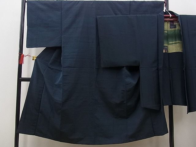 平和屋野田店■男性　紬　色無地　アンサンブル　藍鉄色　逸品　n-hv3560